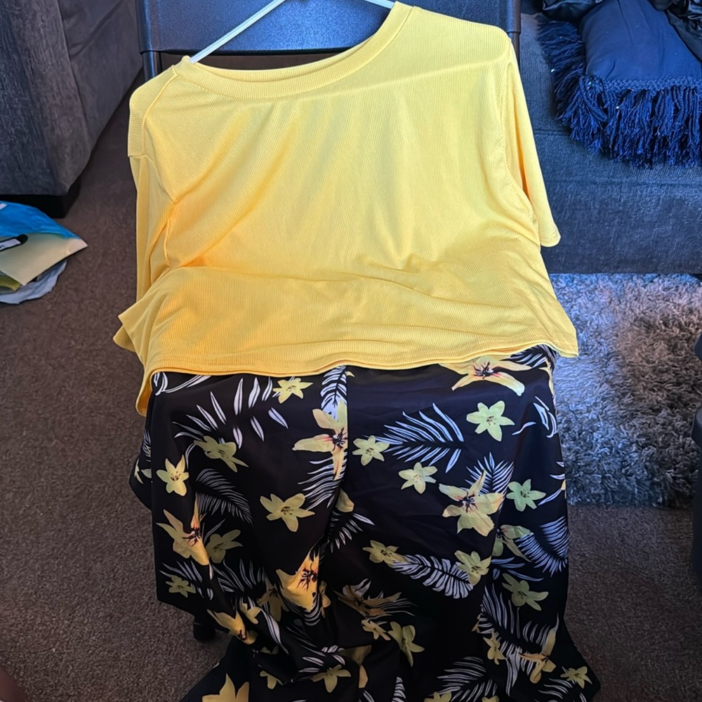 SHEIN floral  high waist pants with matching yellow crop top. Never worn